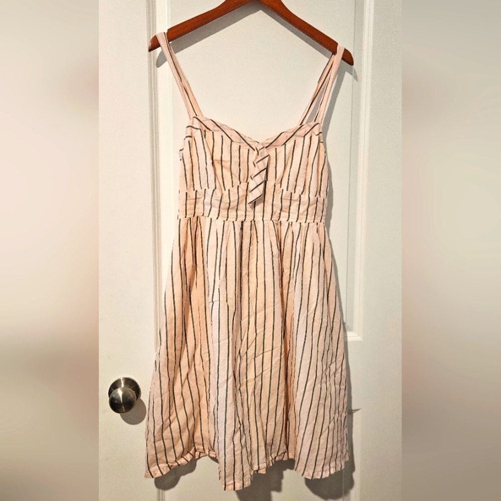Convers 2010s pink and grey striped dress